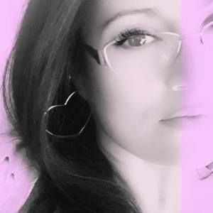 Meet your Posher, Idannia